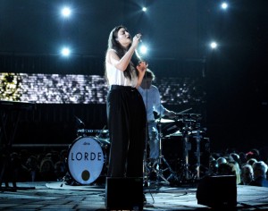 Lorde’s unique voice captivated the audience during her Grammy performace, With continuous hit singles in 2013, Lorde has proved her talent as a musician. Photo by grammy.com.